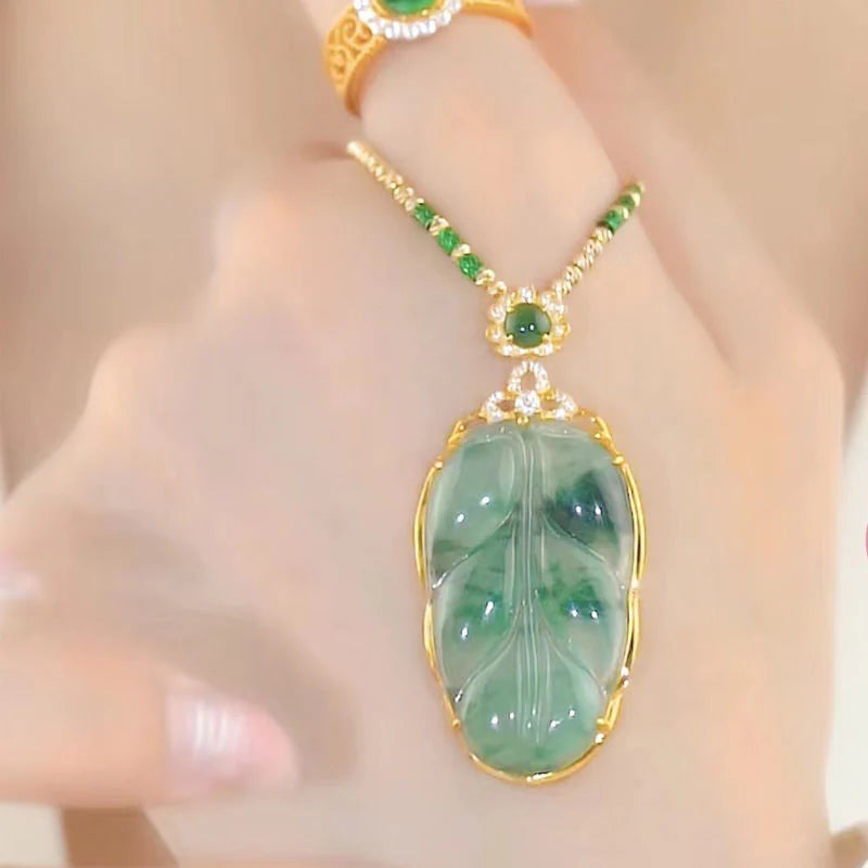 Collar y Pulsera Lucky Leaves™ de Jade Esmeralda